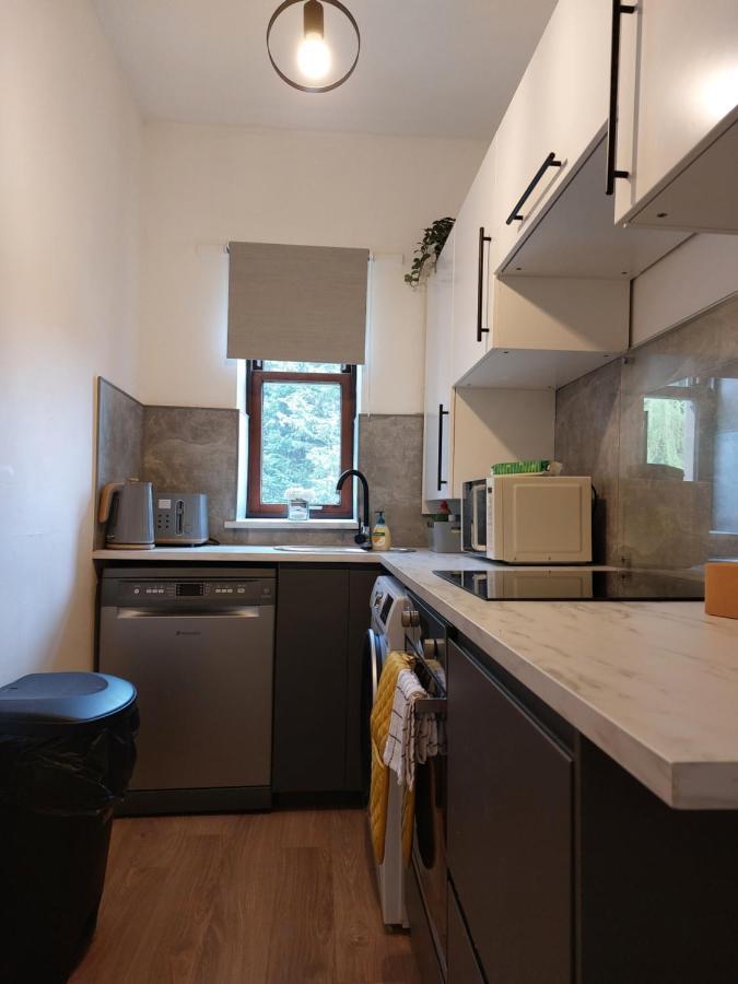 Modern & Bright, G/F, 1Br Apt. Real Hidden Gem Apartment Hamilton Exterior photo